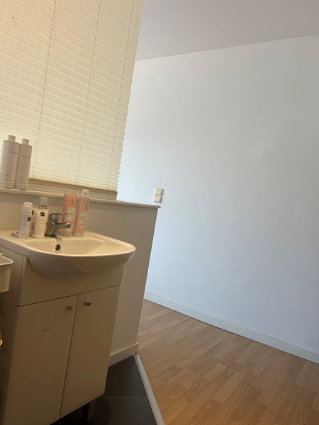 Studio + private bathroom for rent - 4