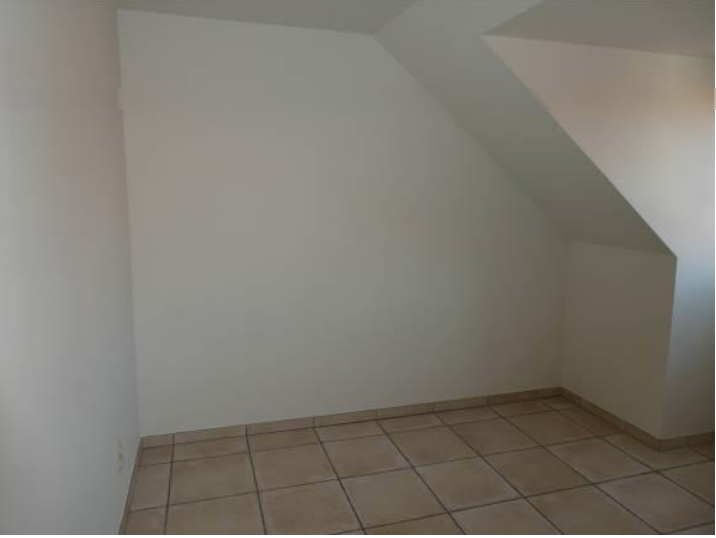 A spacious duplex (49m² living space) with a sunny terrace. - 5