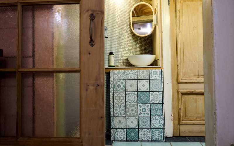 Private studio apartment in mansion for WOMEN ONLY - 5