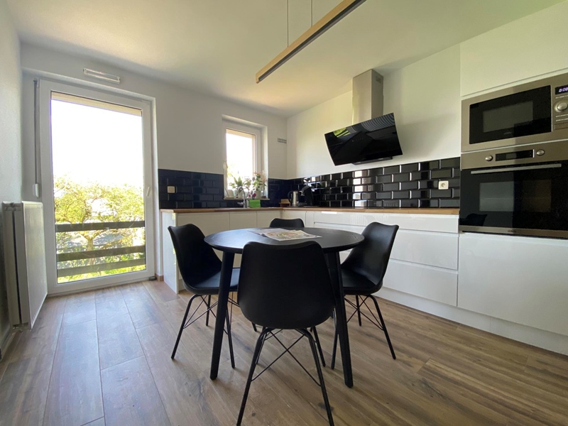 Ideally located shared room. Private bathroom. - 5