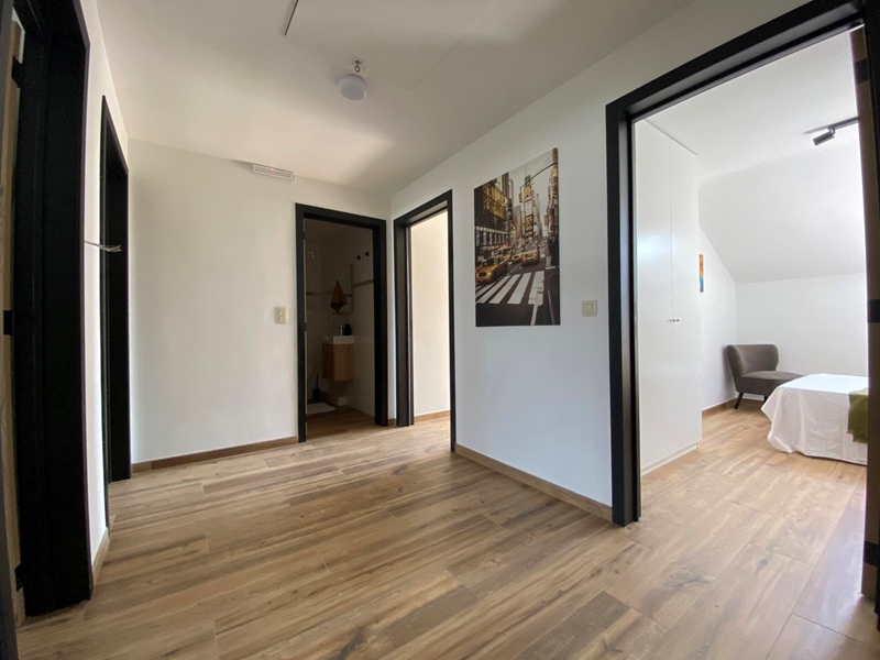 Ideally located shared room. Private bathroom. - 2