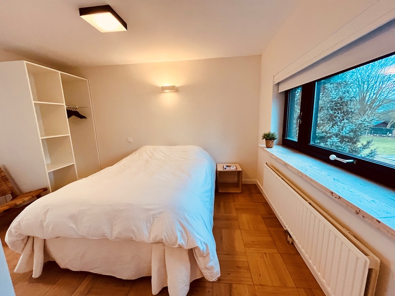 Studio with private shower room and kitchen - 3