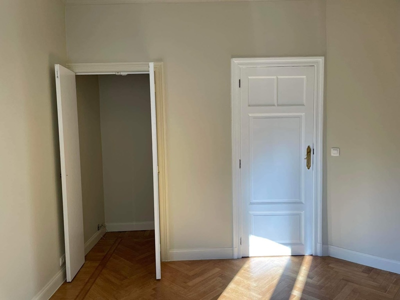 Room for rent in spacious apartment - 3