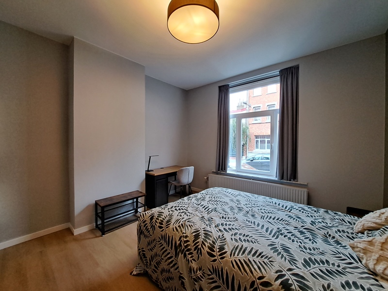 ROOM AVAILABLE with private bathroom! - 3