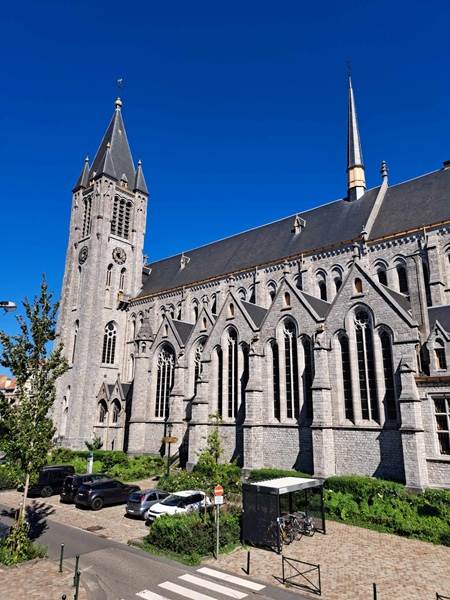 ROOM AVAILABLE with private bathroom! - 5