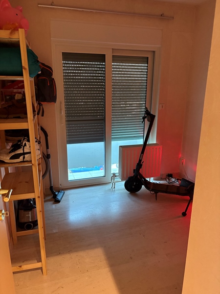 I am looking for a roommate. - 2