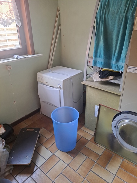 1 large bedroom and 1 smaller one - 4