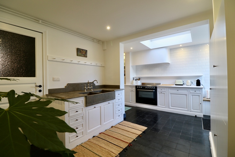 FURNISHED with 4 ROOMS - 3