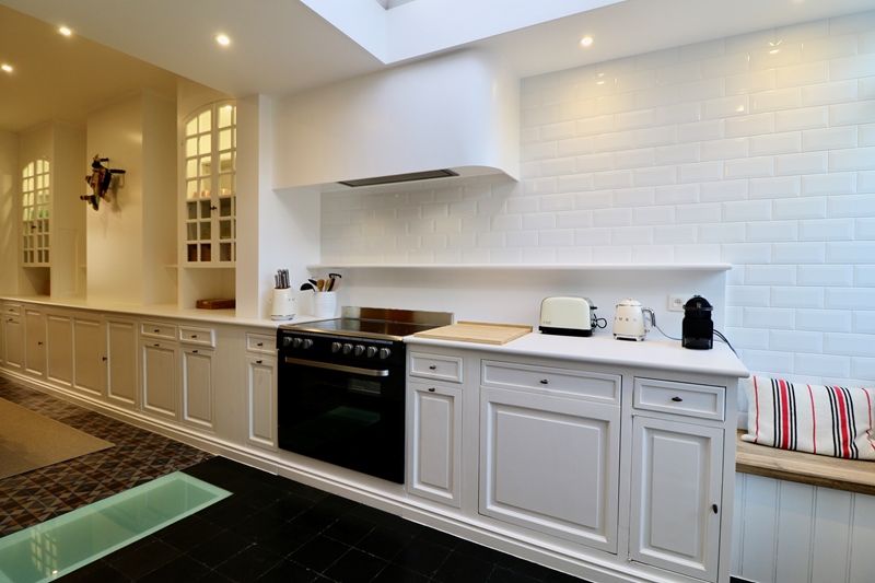 FURNISHED with 4 ROOMS - 4