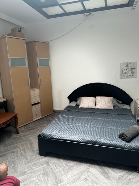 I share my house I have 2 rooms available - 2