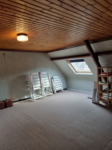 Beautiful house with sunny garden - 5