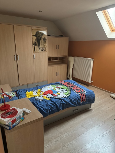 Spacious and cozy living - 4