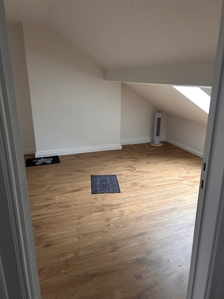 Centrally located house with large backyard - 5