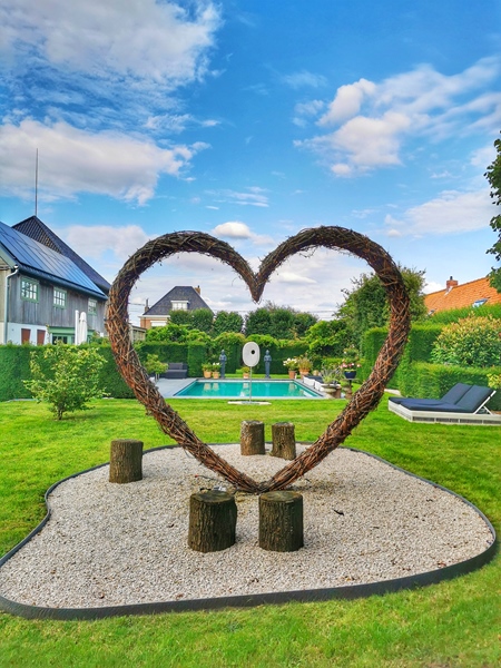 A beautiful attic with private bathroom - 3